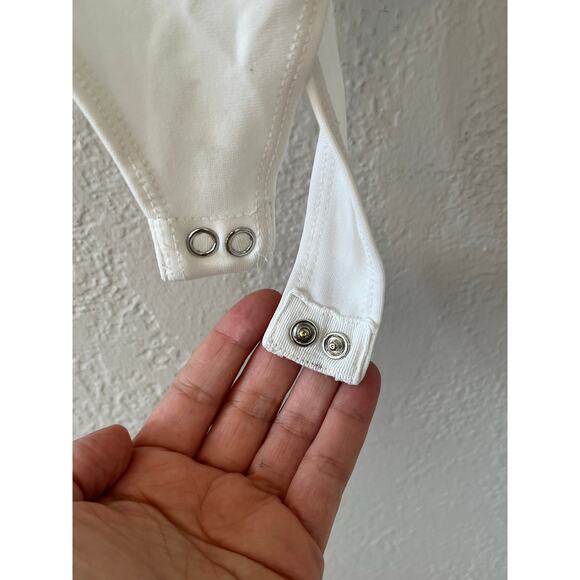 Women's Banana Republic White Wrap Bodysuit Shirt Blouse Size Med Petite - Picture 3 of 4